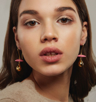 Eshvi London Lips Pink Earrings Gold